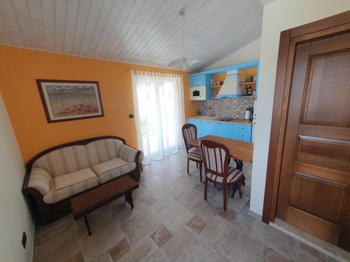 Apartments Mia 2 โรวีน ภายนอก รูปภาพ